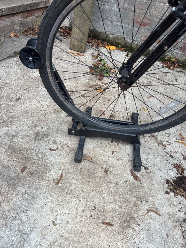Bike hut Black Bike Stand for Storage or Maintenance – Good Condition