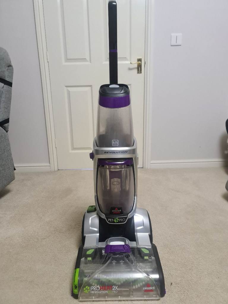 Bissell carpet cleaner in good condition 