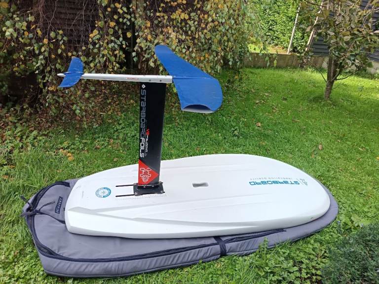 Starboard Foiling Board and Foil –Ideal for beginners 