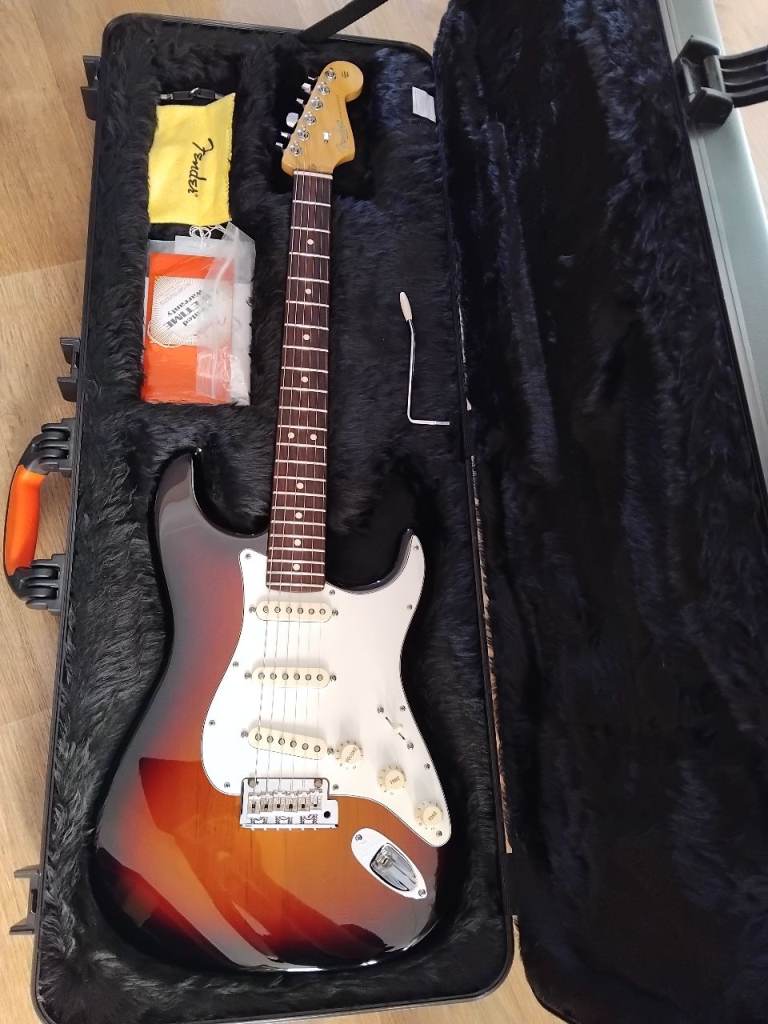 Fender Stratocaster USA 2016 sunburst original hard case