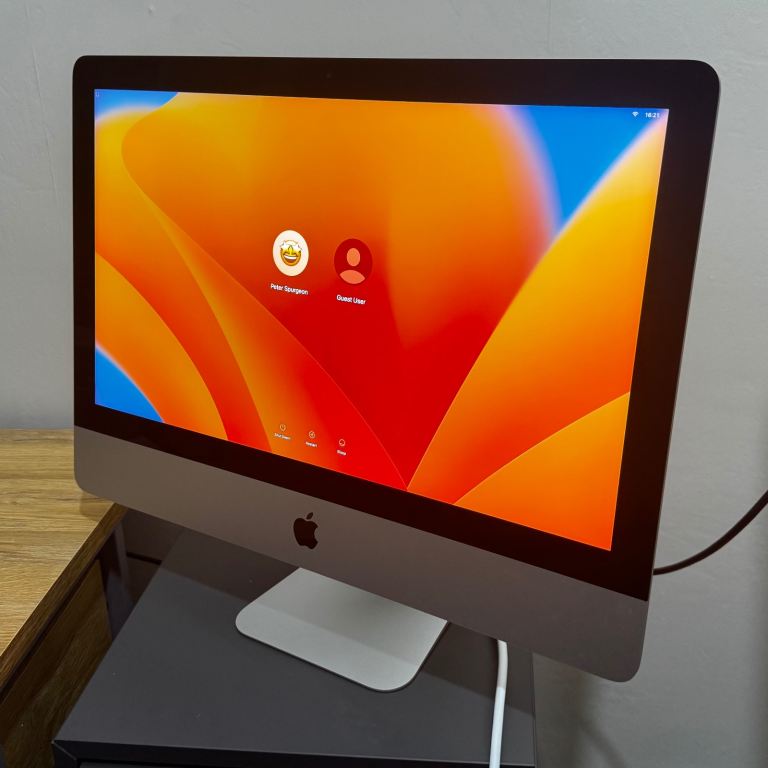 2017 iMac. 21.5” Retina 4K screen. 1TB Fusion. Boxed - in Perfect working order