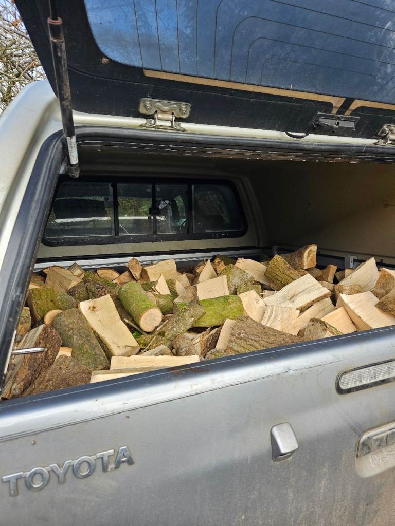 Hardwood  logs 