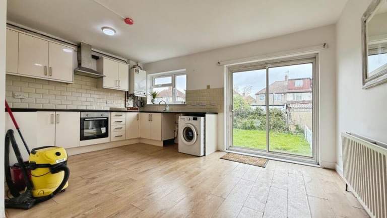 5 bedroom semi-detached house