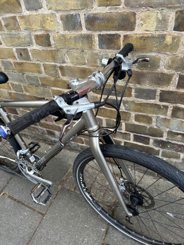 Silver City Bike with Disc Brakes – Good Condition