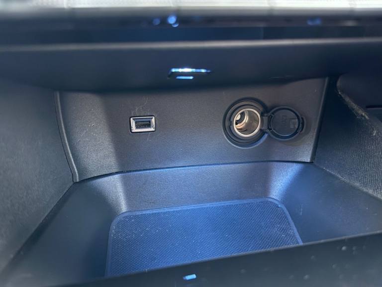 2017 Peugeot 3008 1.2 Puretech Allure 5dr EAT6 HATCHBACK PETROL Automatic