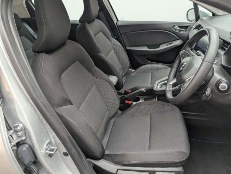 2022 Renault Clio 1.6 E-TECH Iconic Hatchback 5dr Petrol Hybrid Auto Euro 6 (s/s) (140 ps) NA HAT...