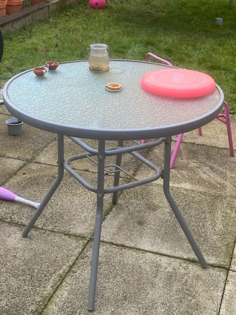 Garden table 