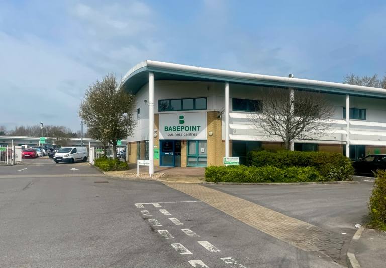 Havant - PO9 1HS \ Private Office for 2 Workstations