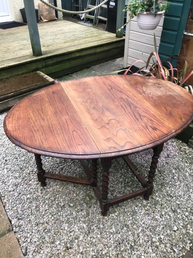 Dropleaf table