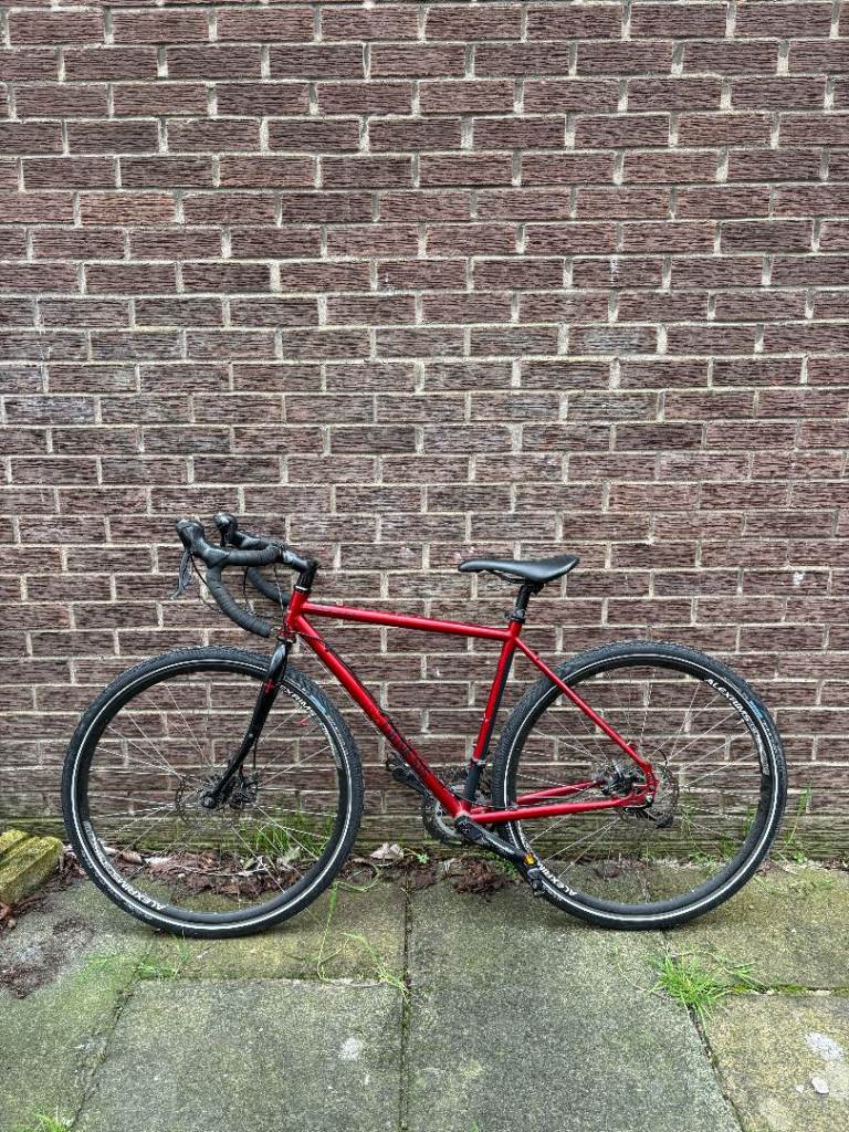 Genesis Croix de Fer Road Bike