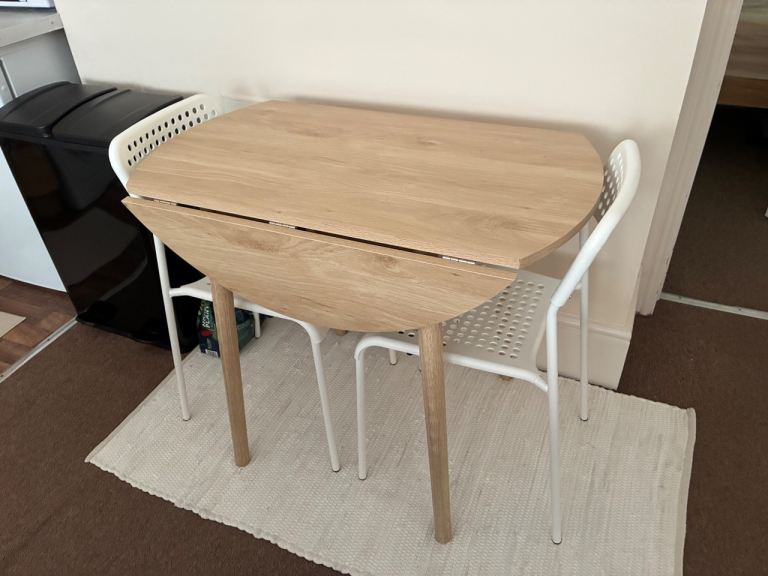 Round drop leaf table