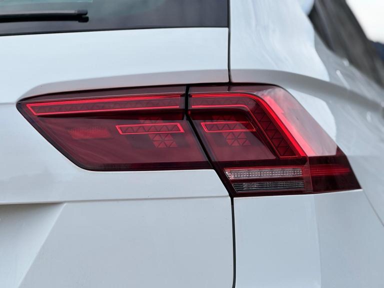 2019 Volkswagen Tiguan 1.5 TSI EVO R-Line DSG Euro 6 (s/s) 5dr ESTATE Petrol Automatic