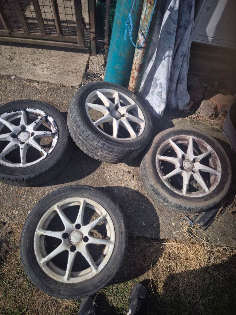 Wheels with tyres 