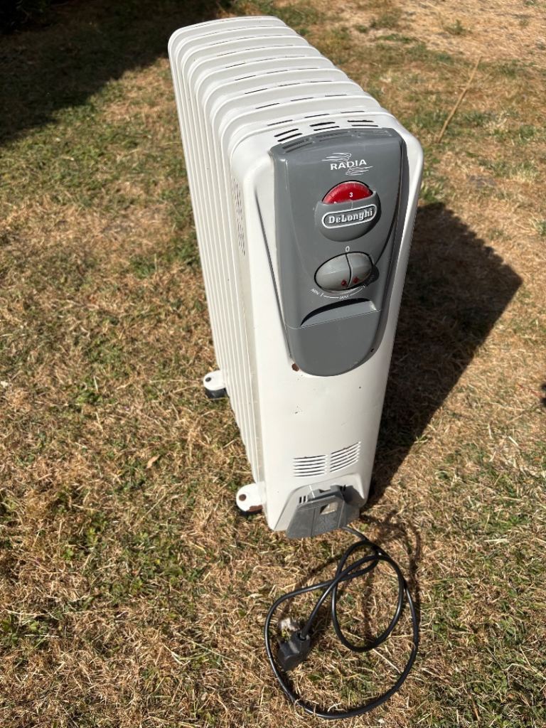 DeLonghi RADIA Oil-Filled Radiator Heater - White, Good Condition
