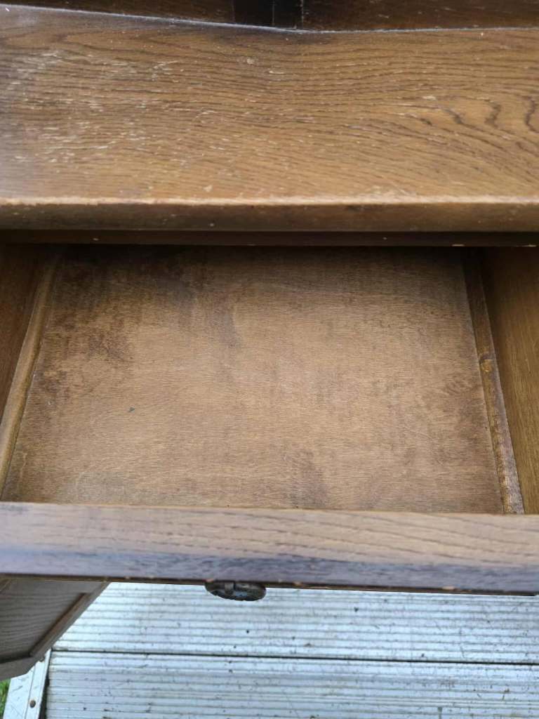 Vintage Old Charm Dresser/Sideboard 