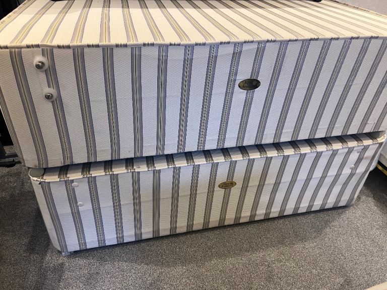 Double bed base with the 4 drawer and headboard