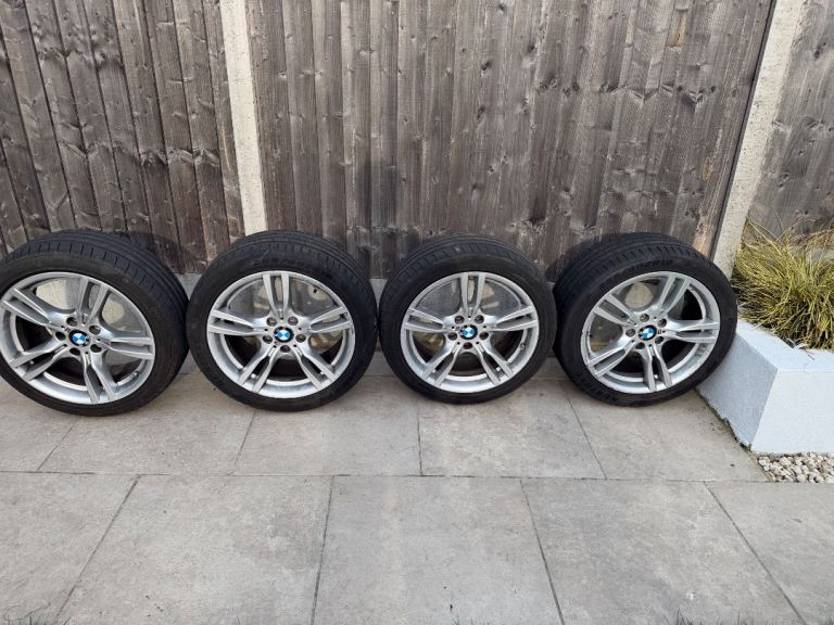 BMW alloys 18” with tires 