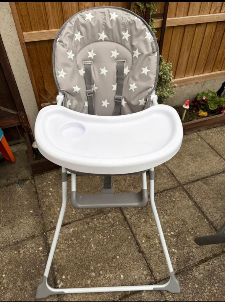 Star Grey Baby High Chair with Tray – Clean Condition