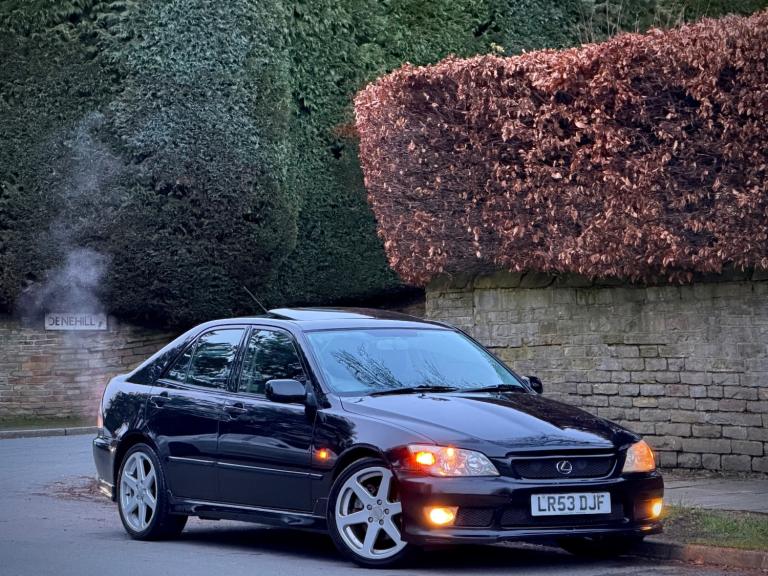 LEXUS IS 200 2.0 SE [AERO KIT+18INCH] MANUAL + 2FOWNER + JUST SERVICED + VTIDY