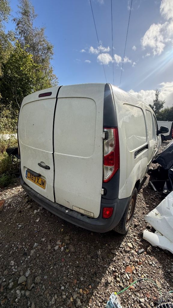 Renault kangoo crew van 2013 spares / repairs 