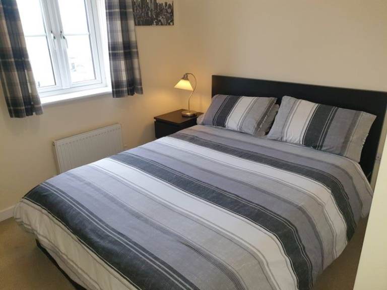 Spacious & Cosy Ensuite Room for Rent in - MK3 5FF