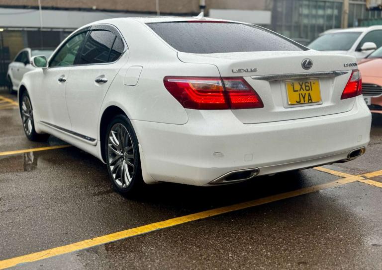 2022 Lexus LS 5.0 600h V8 Premier Saloon 4dr Petrol Hybrid CVT 4WD Euro 5 (s/s) (445 ps) Saloon H...