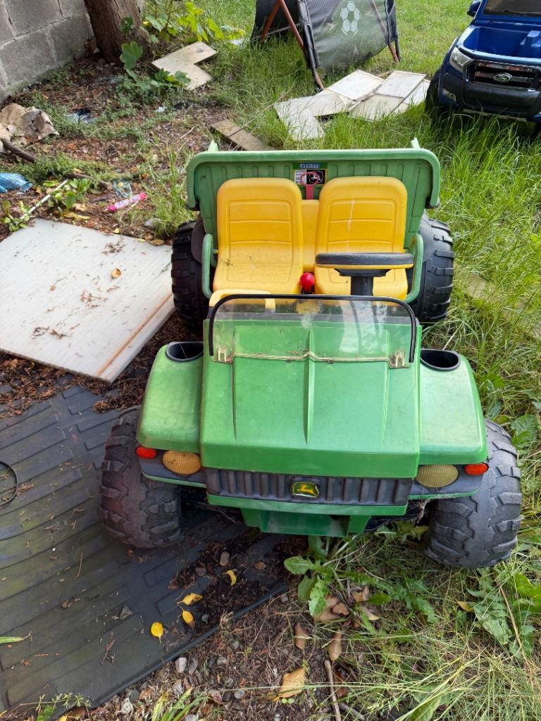 John Deere Gator Kids Ride-On Toy – Green, Fair Condition