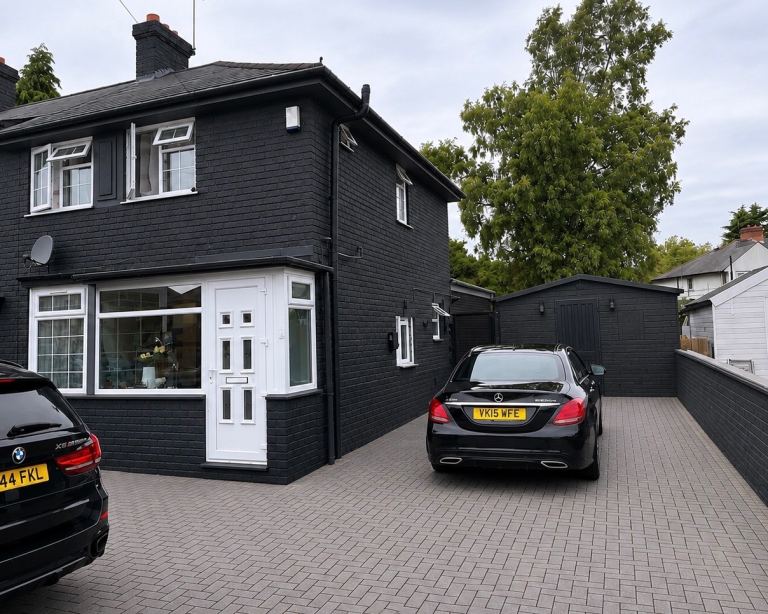 🏡 Spacious Double Bedroom – All Bills Included!