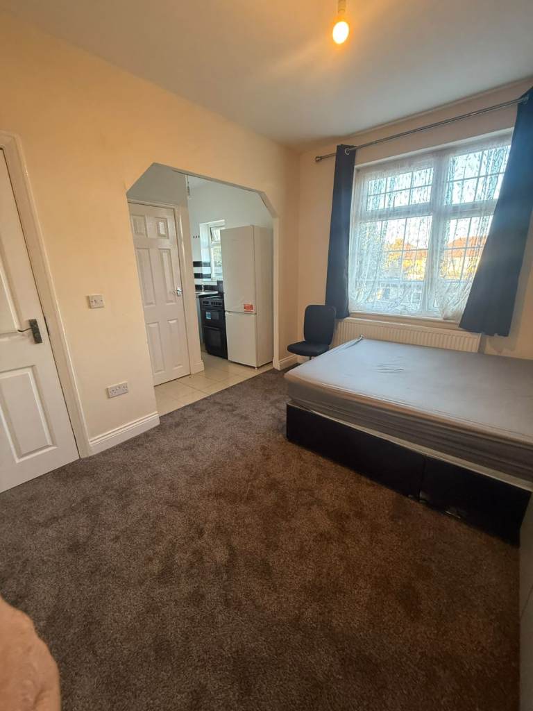 BEAUTIFUL STUDIO FLAT FOR RENT IN HOUNSLOW 