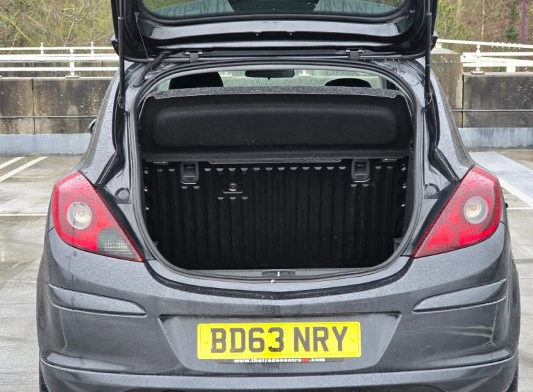 VAUXHALL CORSA 1.2 PETROL MANUAL IN TOP CONDITION. 1 YEAR MOT. SERVICE HISTORY