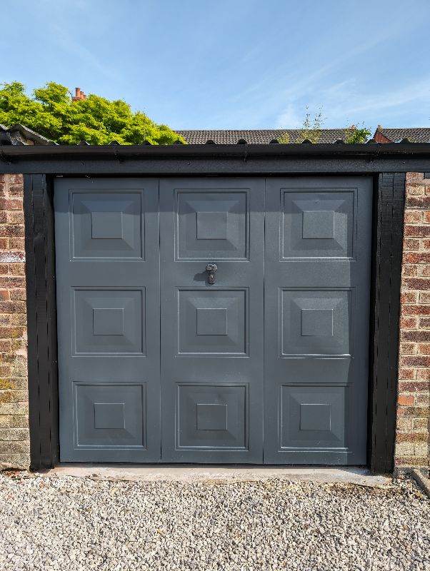 Secure, self storage lock up unit to let / rent 24/h access garage Hazel Grove Stockport