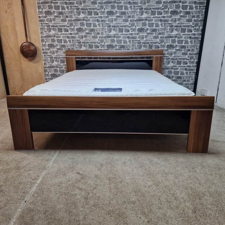 Premium King Size Bed Set in Great Condition.