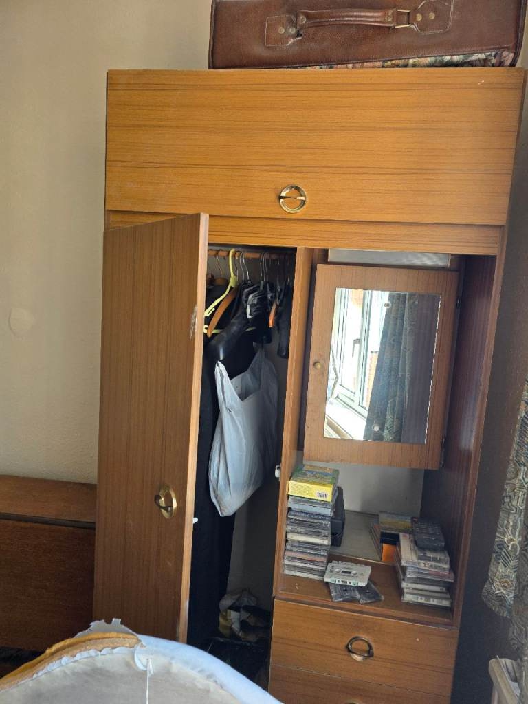 Wardrobe 