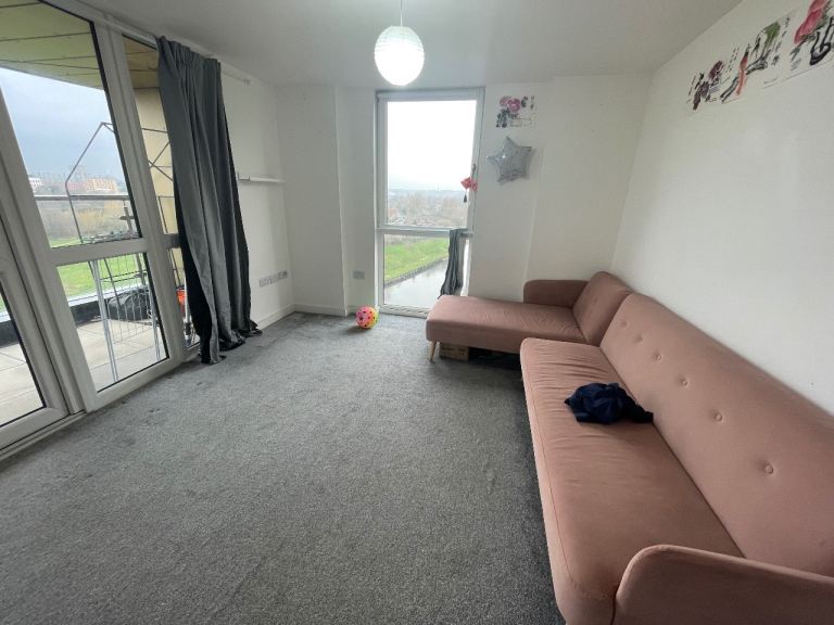 Manchester 2B2B for rent