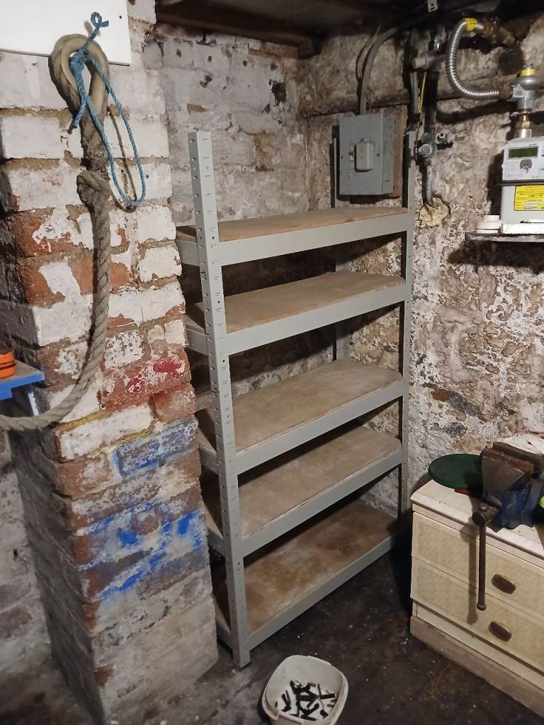 Free Shelving