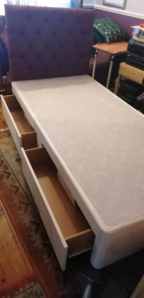 Single divan with headboard