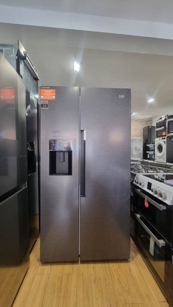 Ex display Fridge freezer beko American style with water dispenser and ice maker 