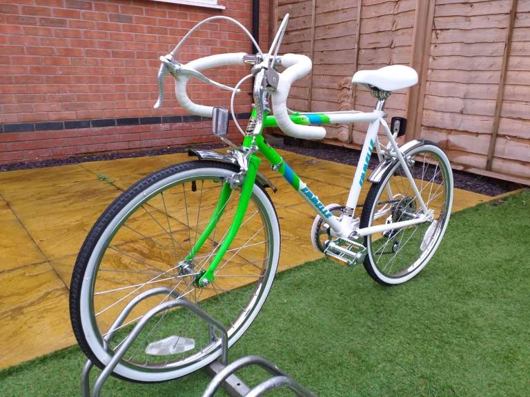 Emmelle Cadet Road Bike unused.