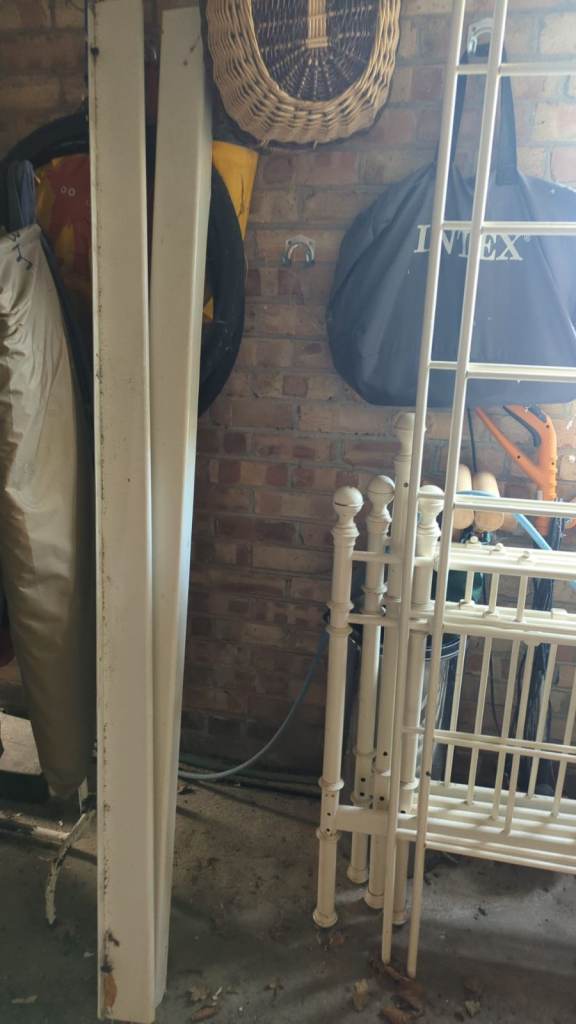 REDUCED FOR QUICK SALE: IKEA Daybed with Mattress (HEMNES-style, Single/Guest Bed