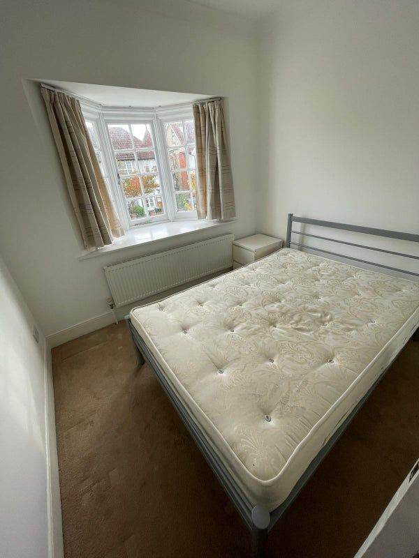 MUST-SEE Double Room in flat share in leafy N3