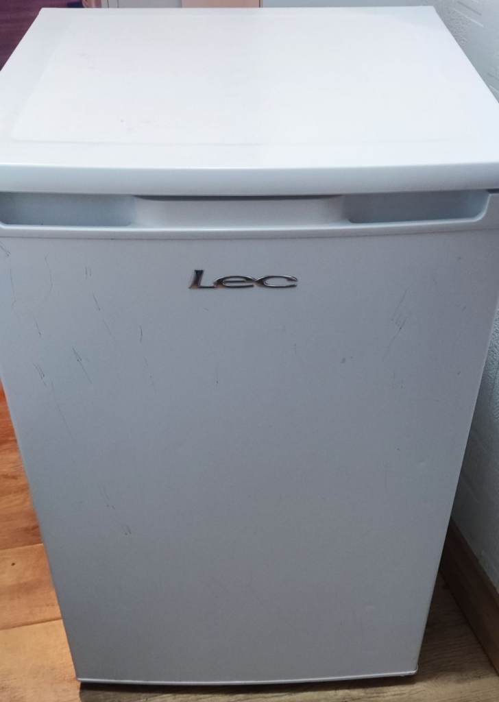 Lec Undercounter Fridge Freezer - Fix Needed