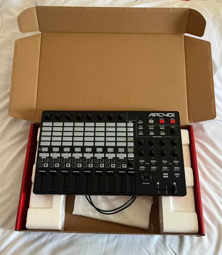 Akai APC40 mk2 mkii Hardly used, never left the house, with box and cable