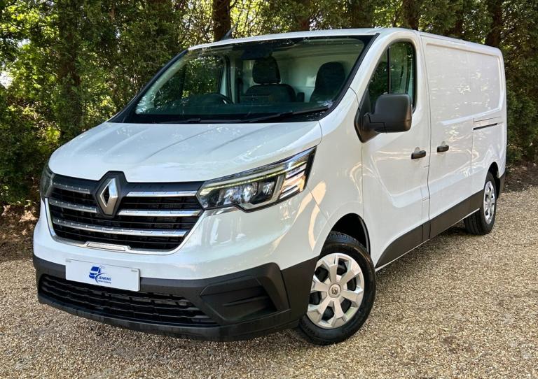 2022 RENAULT TRAFIC Business+ LL30 L2 LWB 2.0dCi Blue Eu6 130PS 1 Owner FSH
