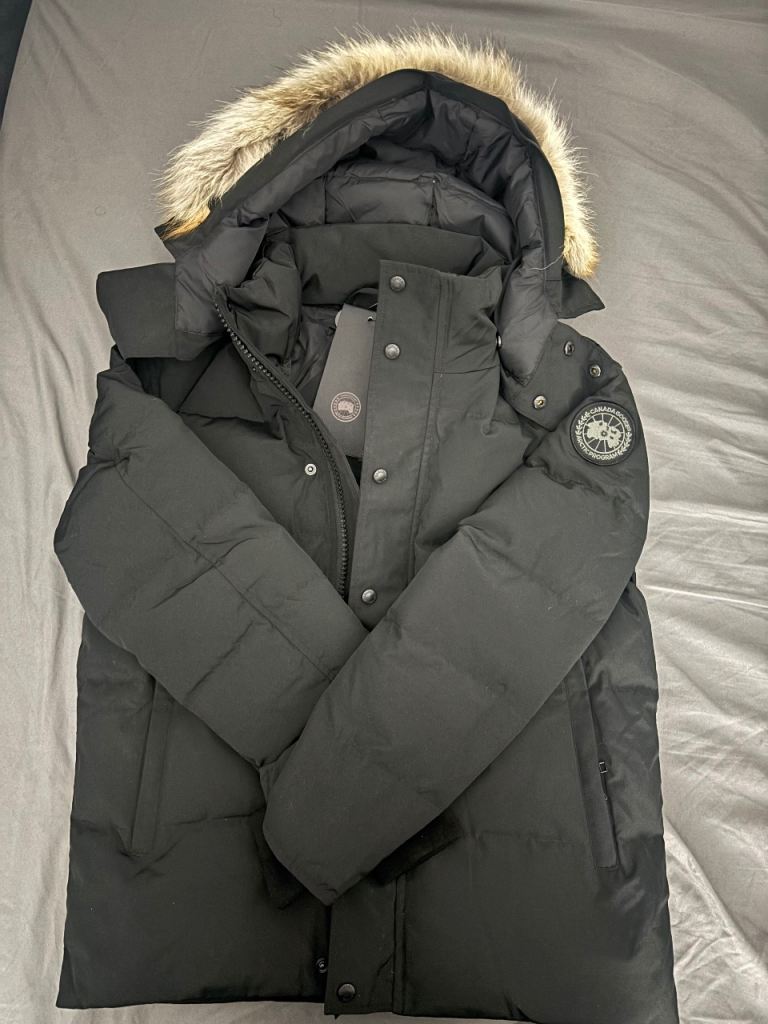 Canada Goose Wyndham Parka Jacket Black Badge Label