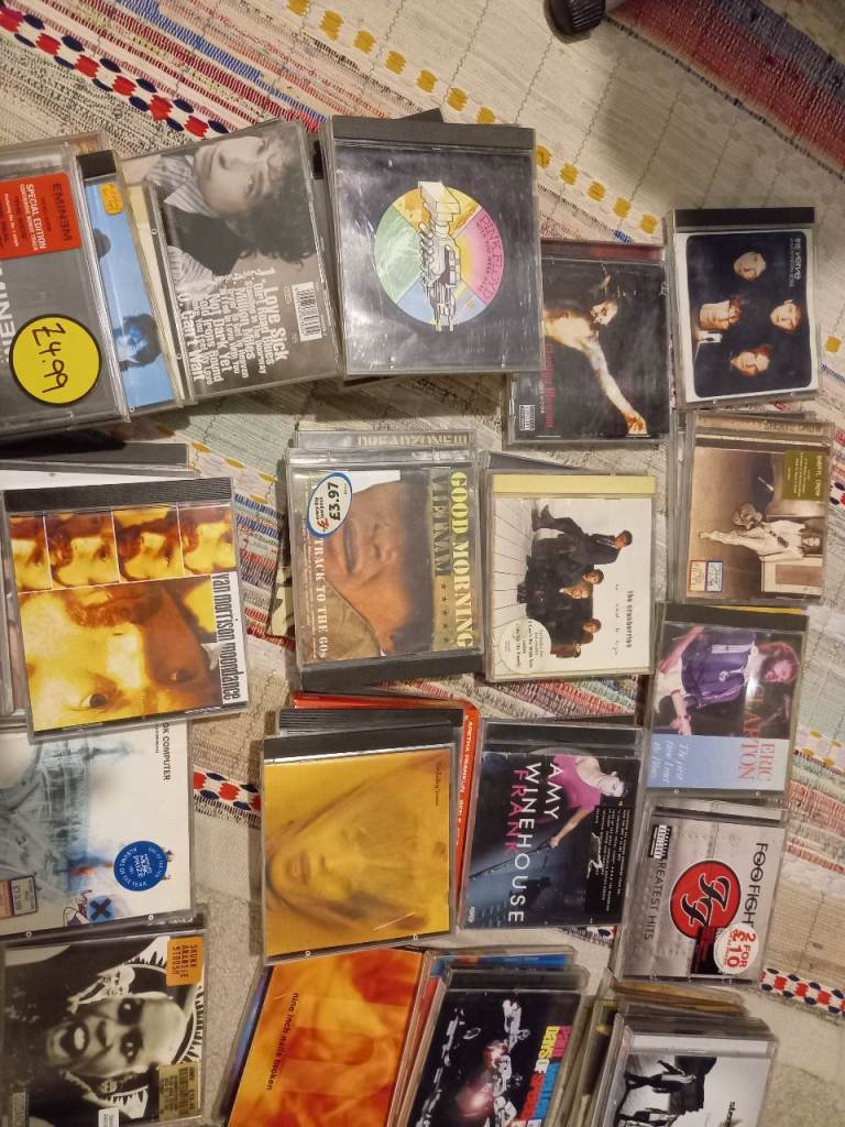 Philips radio/CD/Cassette stereo and big CD collection 