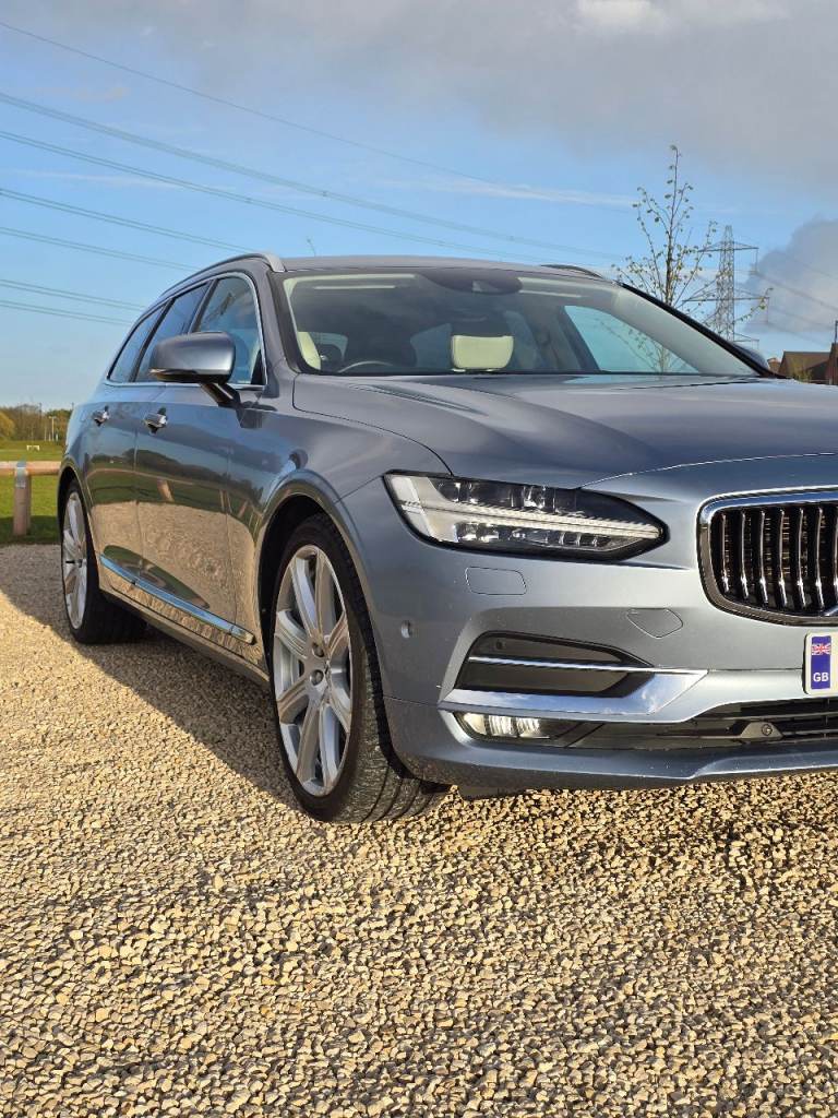 Volvo V90 D5 AWD PowerPulse Inscription; Xenium Pack; Winter Pack; over £10k of extras