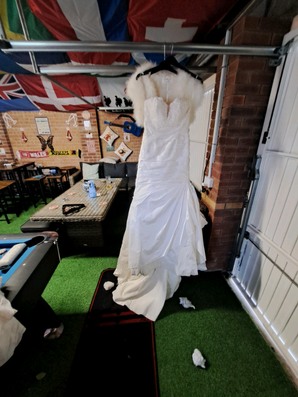 Wedding dress 