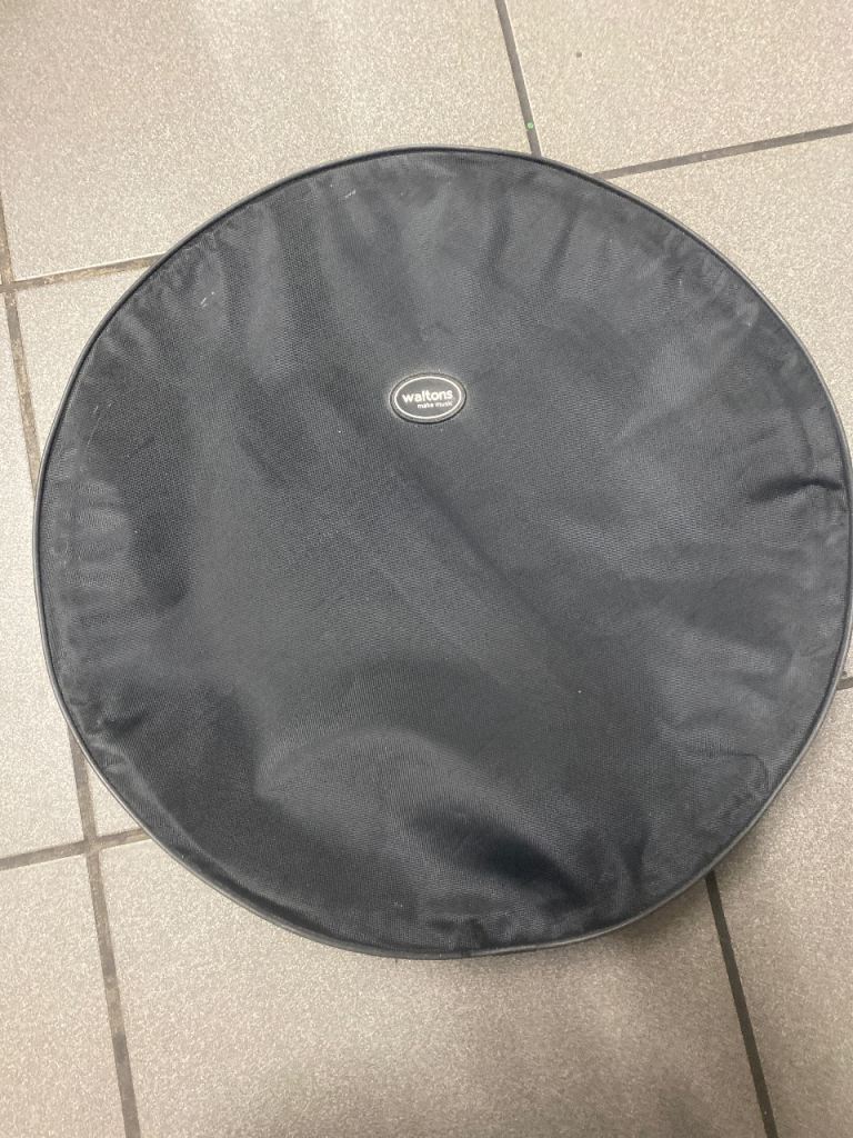Waltons 18’ Bodhran with case