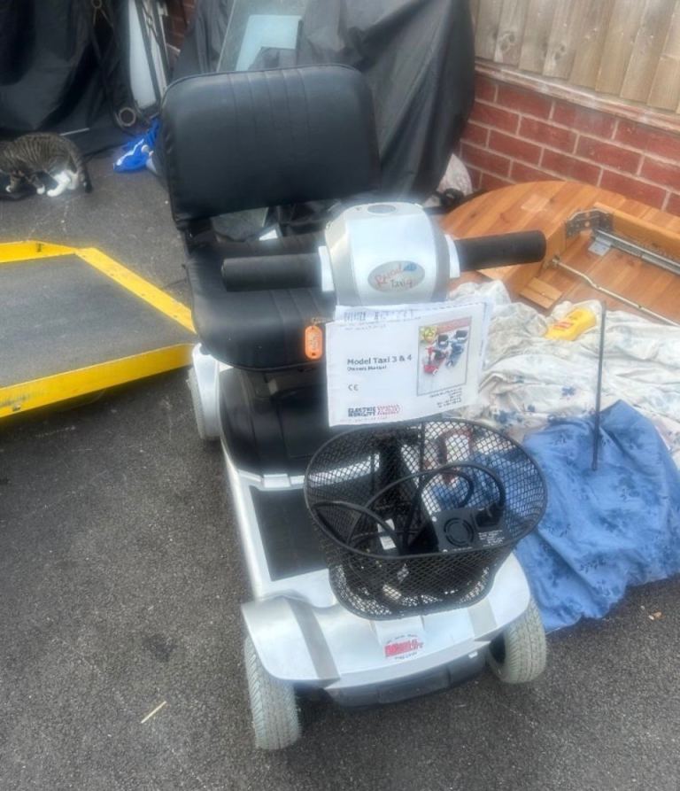 Can deliver Rascal Taxi 4 car boot portable mobility scooter 4mph collapsing