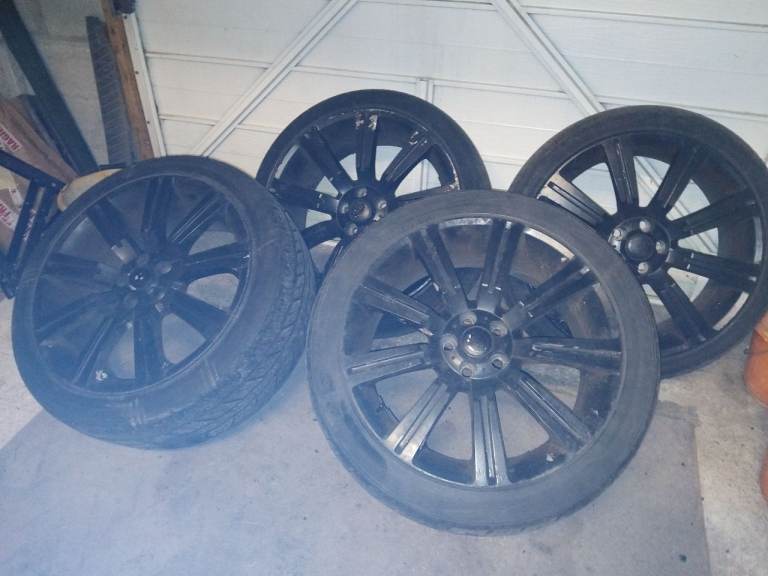 22" alloy wheels